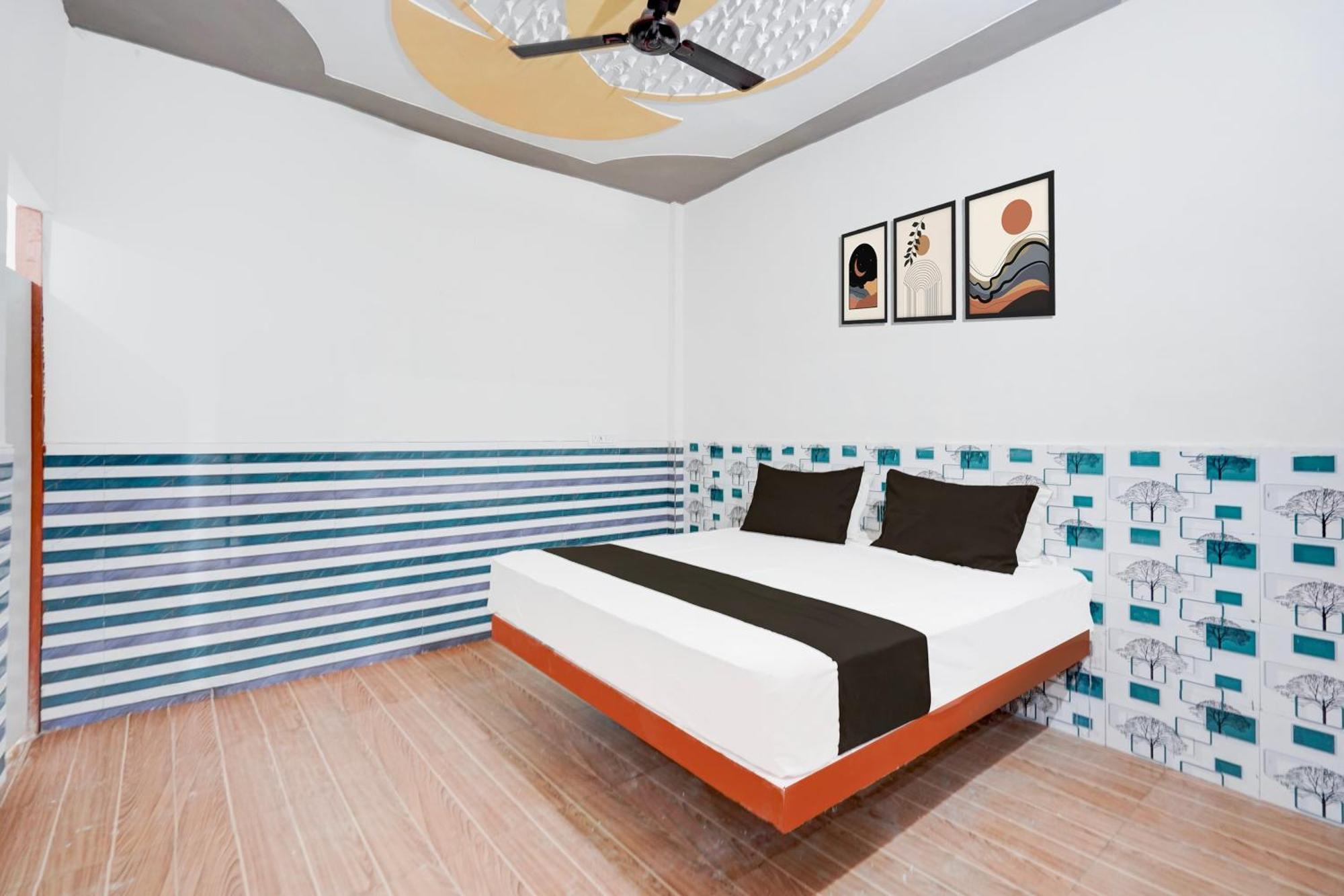 Hotel O Golden Bird Ноида Екстериор снимка