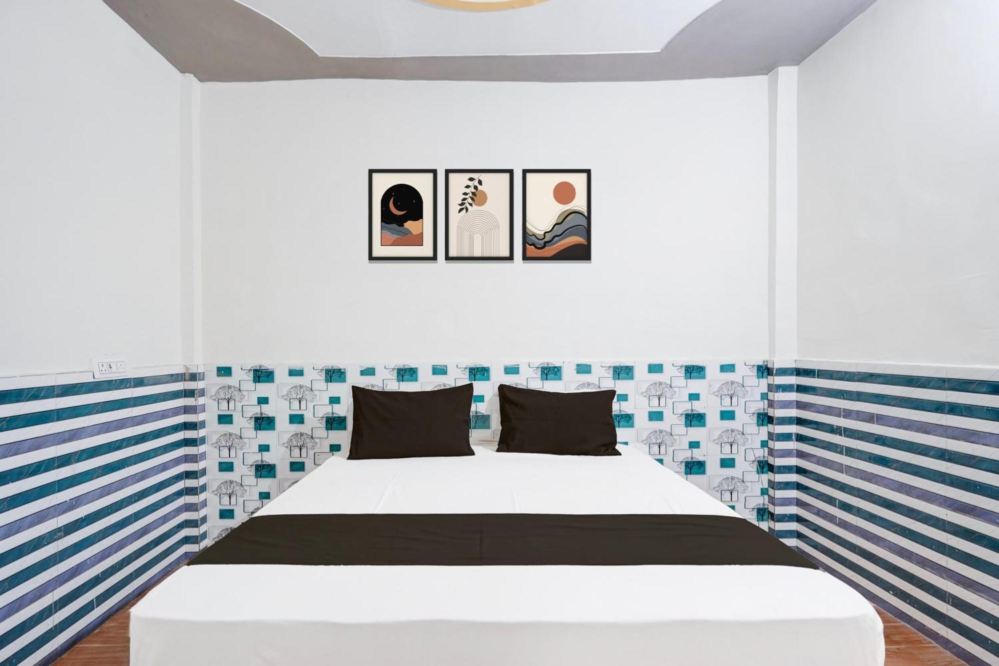 Hotel O Golden Bird Ноида Екстериор снимка