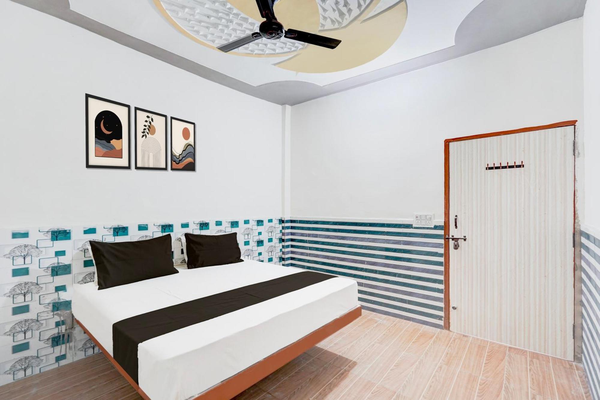 Hotel O Golden Bird Ноида Екстериор снимка