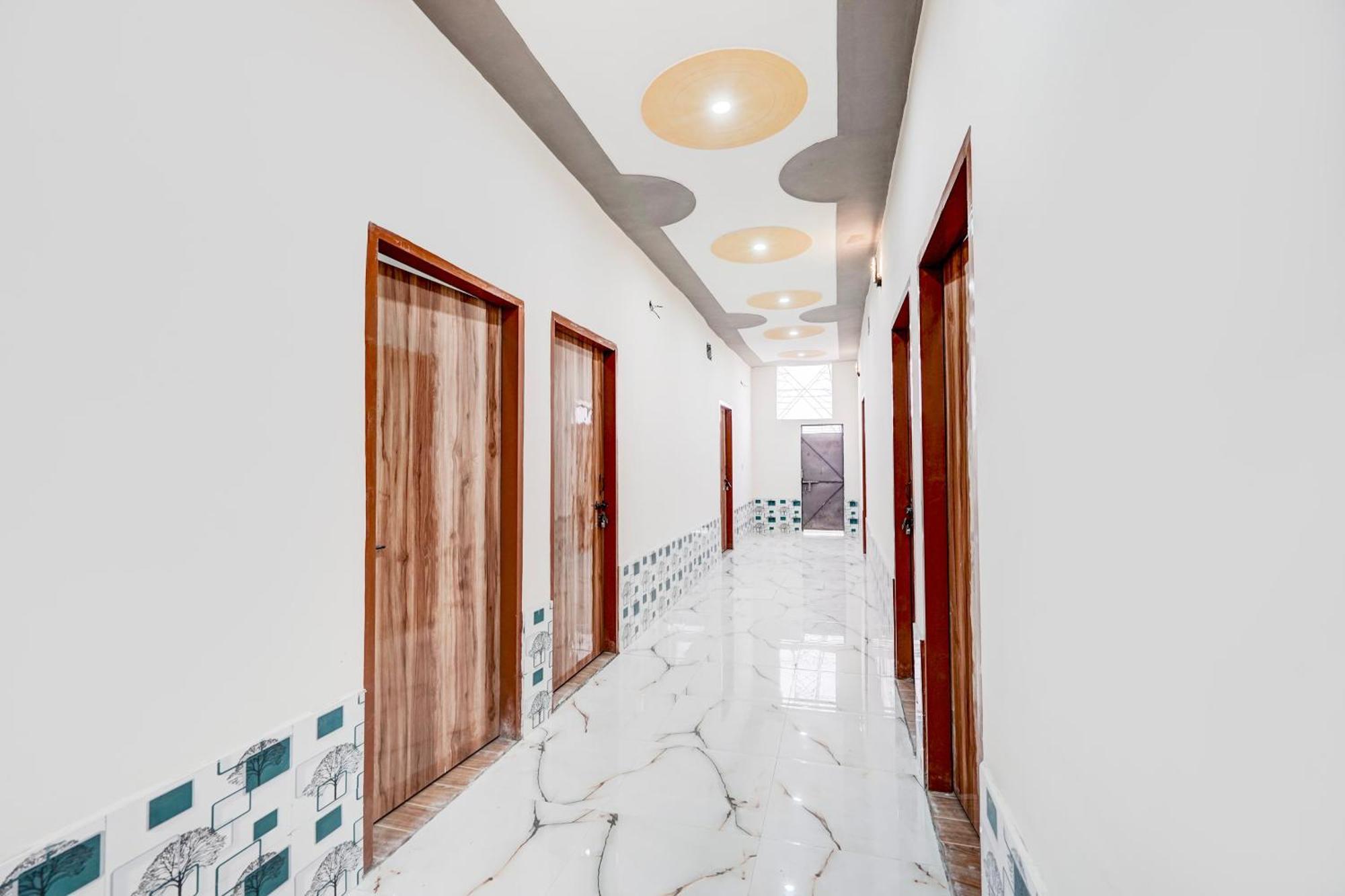 Hotel O Golden Bird Ноида Екстериор снимка